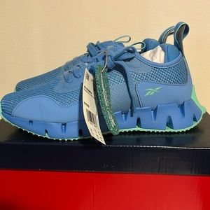 Women’s size 8 USA blue and teal Reebok running shoes